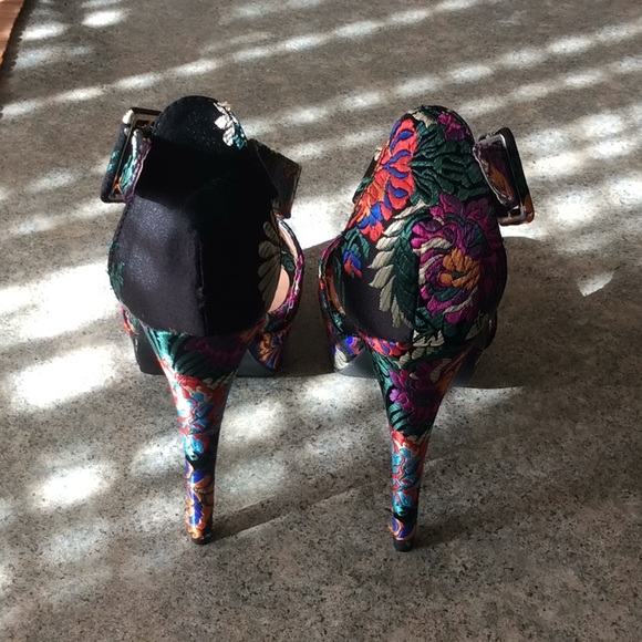 chase +chloe women multi color high heel 💕💕💕 - Picture 3 of 6